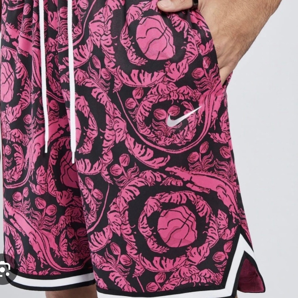 Nike Dri Fit DNA Basketball Shorts Men Loose Fit Knee length